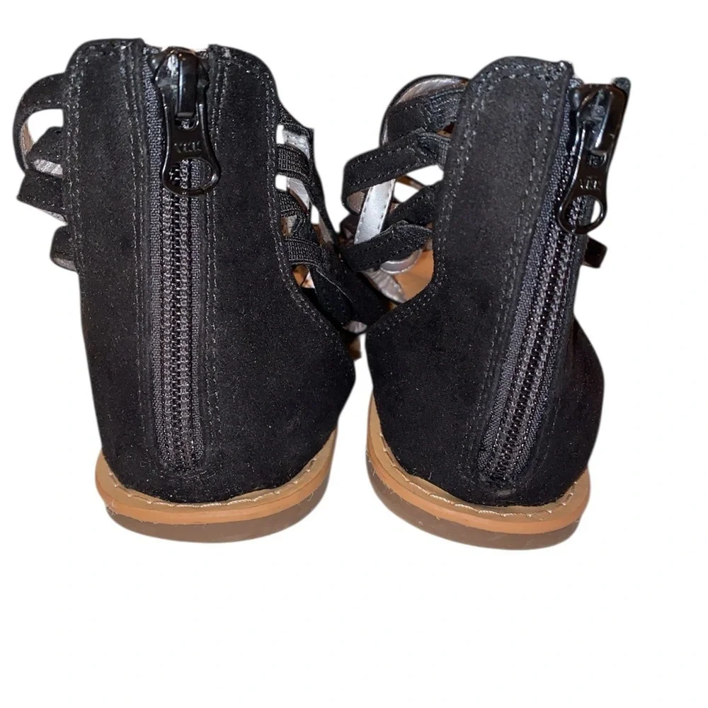 CAT & JACK Girls Gladiator Sandals in Black and Tan Size 4